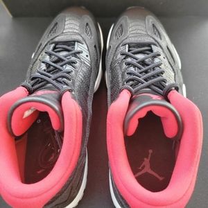 Retro Jordan 11 Low IE